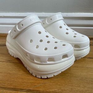 CROCS Mega Crush Clogs - W7 / M5
